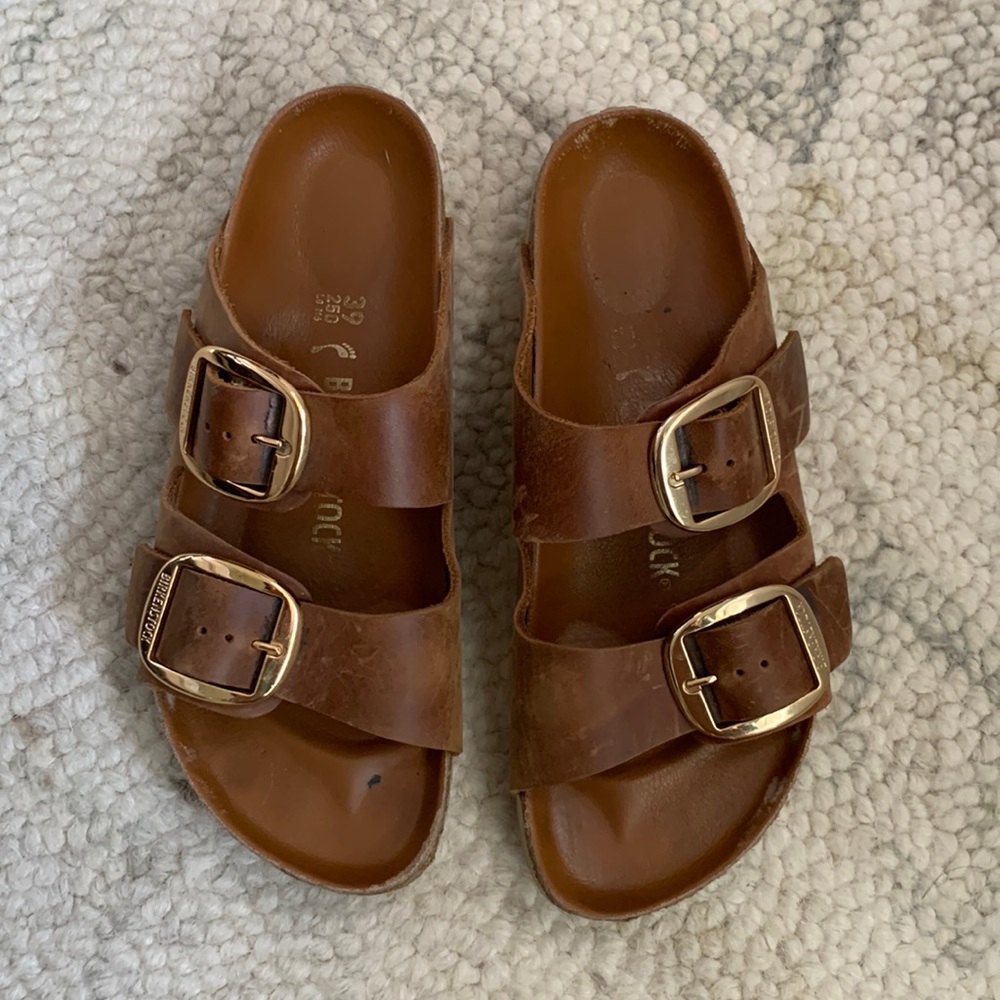 Birkenstock BIG BUCKLE in beautiful tan!